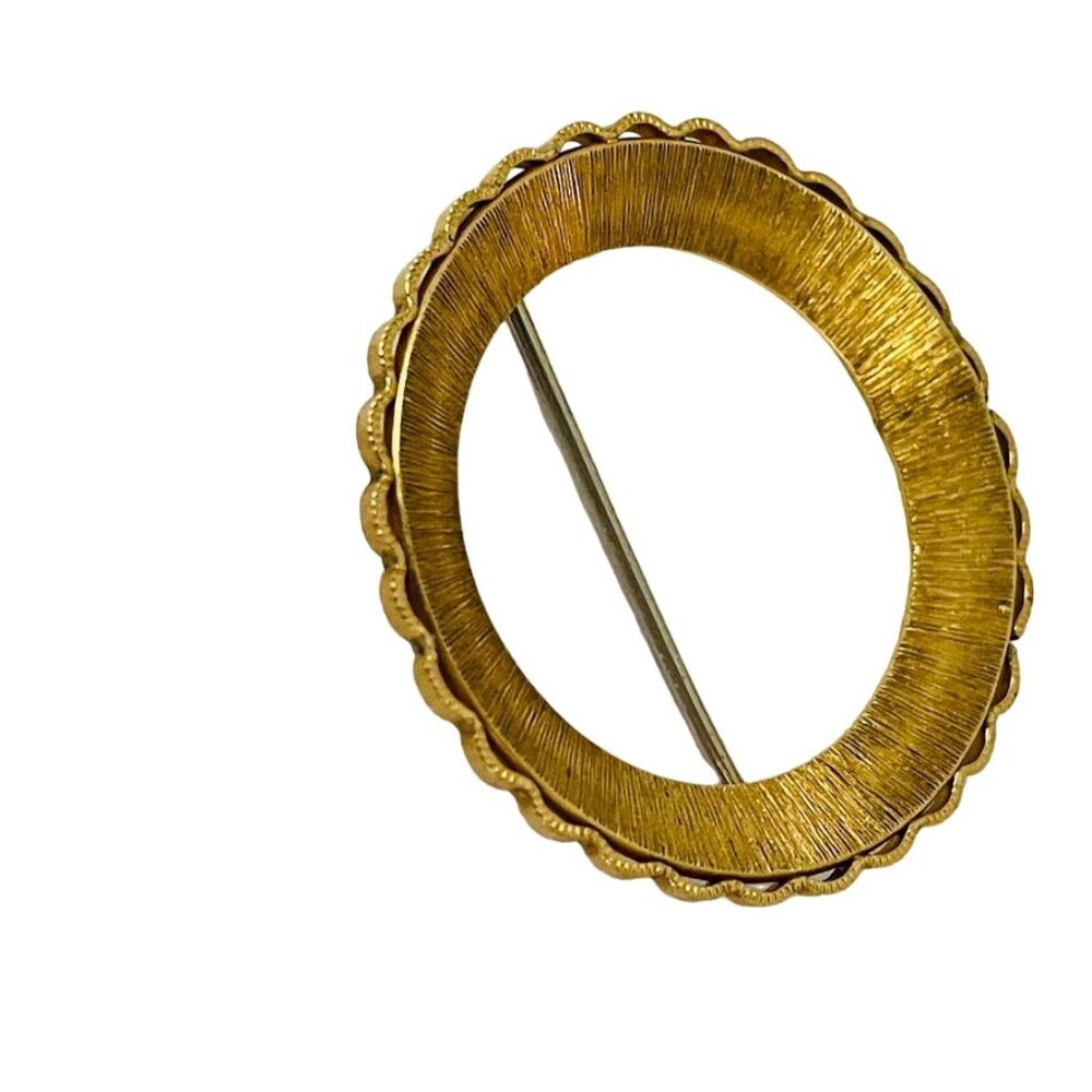 Krementz Fashion Brooch Brushed Gold Tone Openwork Scalloped Edge Small 1"